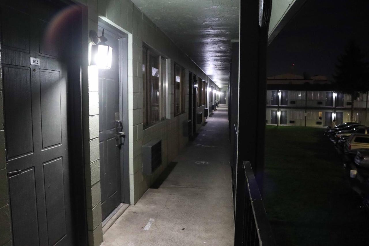 Motel Tiki