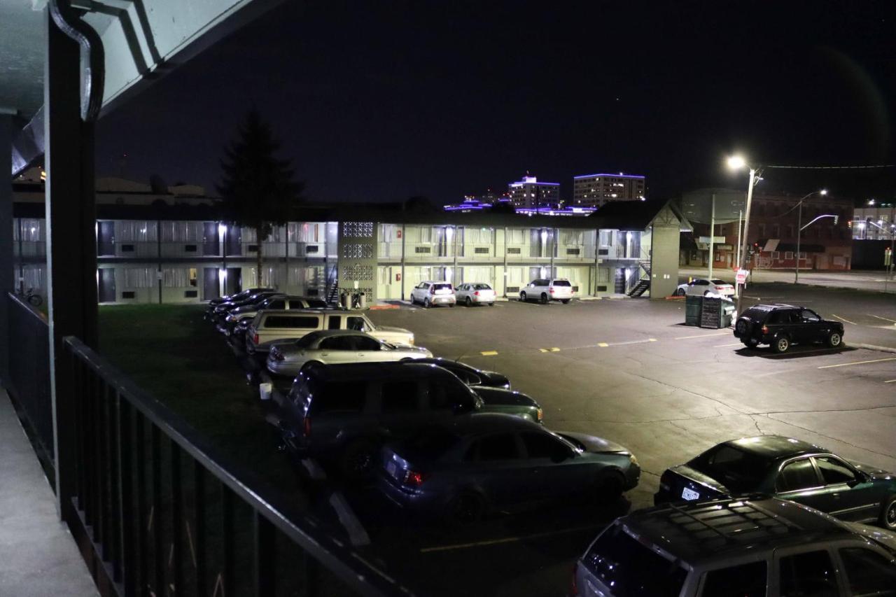 Tiki Motel Spokane